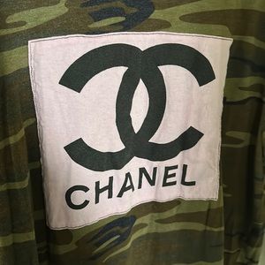 Chanel patch camo T-shirt